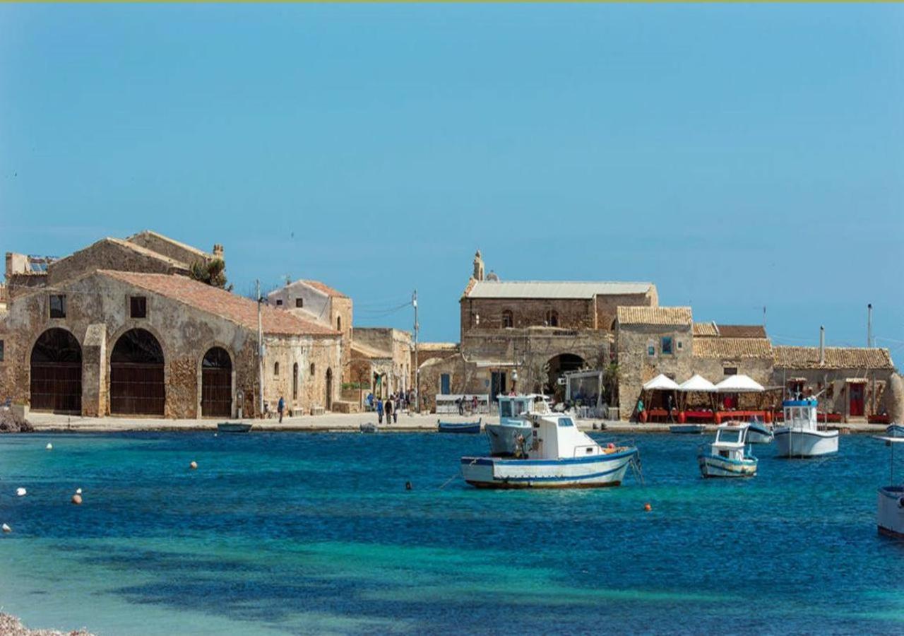 Tra Cielo E Mare - Spiaggia San Lorenzo Reitani Exterior foto